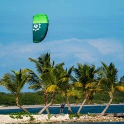 Slingshot UFO V2 Limited Edition Green Zero Strut Foil Kite - 30% Off Discounts Apply ! -Kitesurfing Shop slingshot 2023 ufo v2 limited edition green size 3