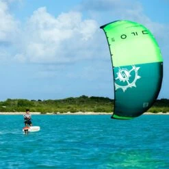 Slingshot UFO V2 Limited Edition Green Zero Strut Foil Kite - 30% Off Discounts Apply ! -Kitesurfing Shop slingshot 2023 ufo v2 limited edition green size 4