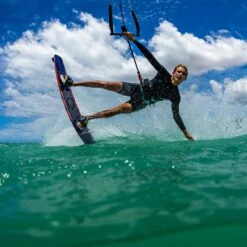 Slingshot Asylum V6 - Big Air / Freestyle Twintip Kiteboard Discounts Apply ! 5 Slingshot Asylum V6 - Big Air / Freestyle Twintip Kiteboard Discounts Apply ! -Kitesurfing Shop slingshot twintip asylum v6 size 3